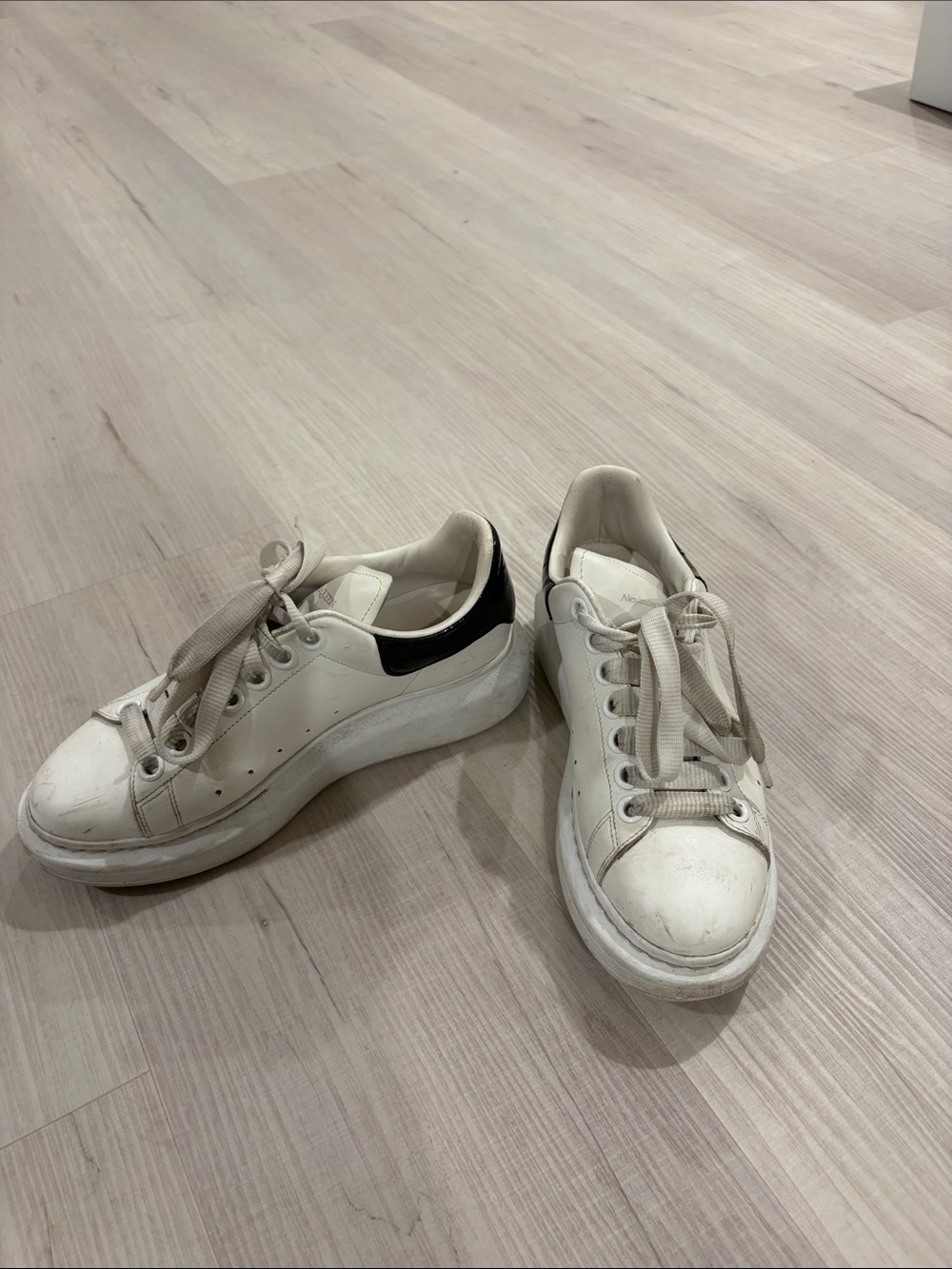 Alexander McQueen women’s shoes - Picture 3 of 7